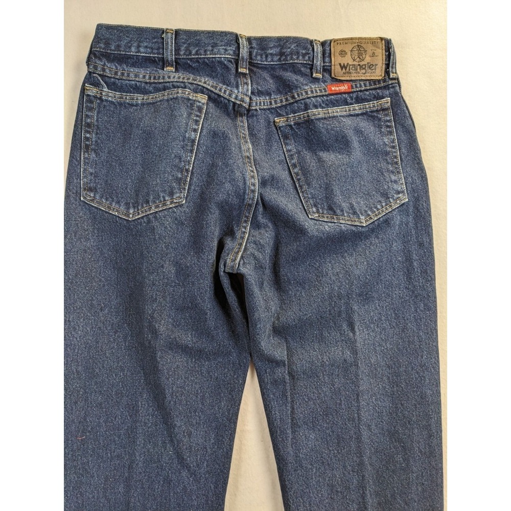 Wrangler Mens 34 x 30 Denim Blue Jeans 100% Cotton Relaxed Fit - Picture 11 of 14